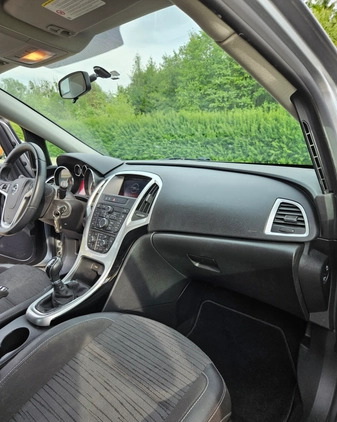 Opel Astra cena 24900 przebieg: 238000, rok produkcji 2014 z Krasnystaw małe 211